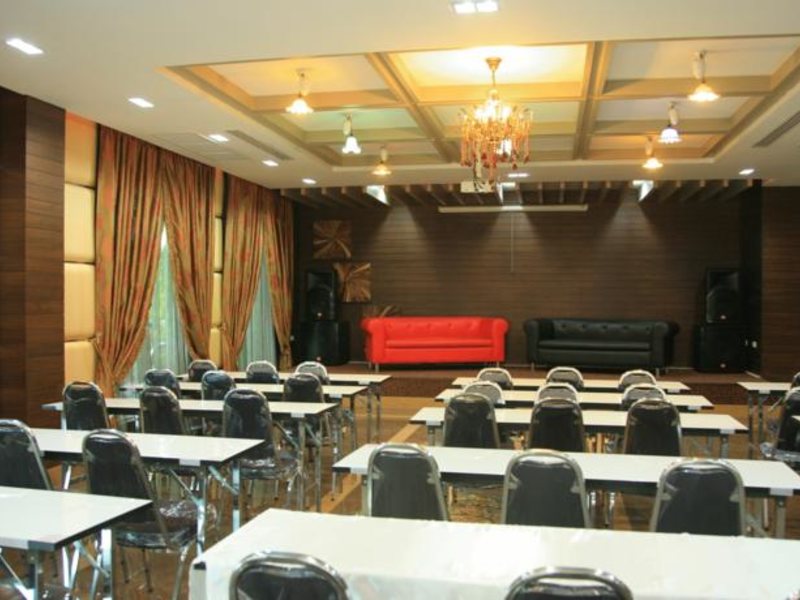 Aiyaree Place Hotel 138913