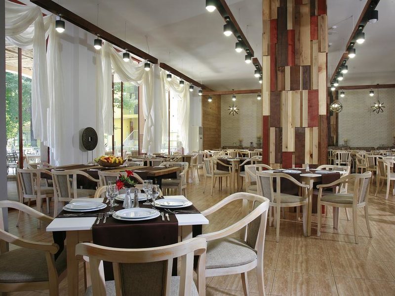 Alba Hotel 230529