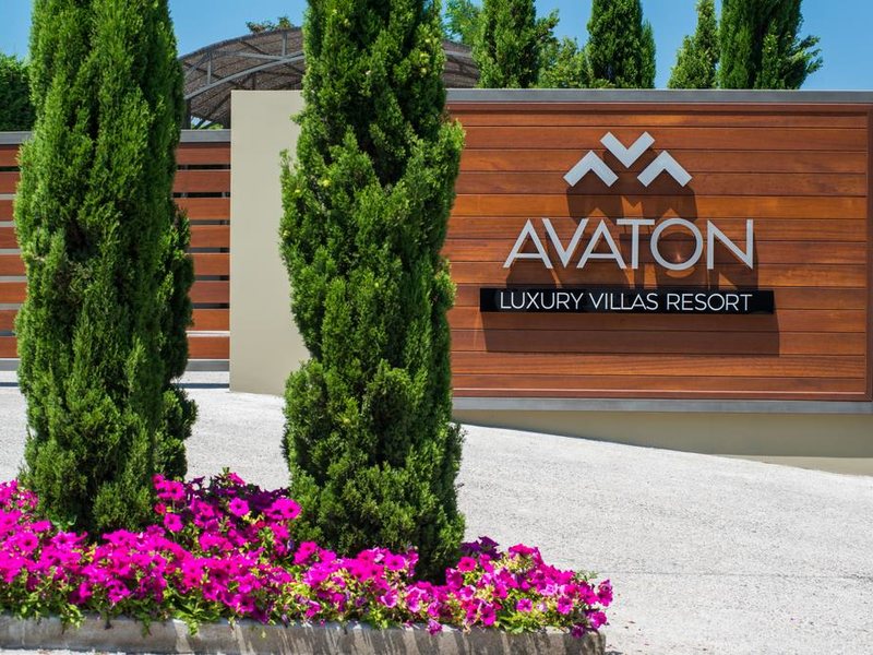 Avaton Luxury Villas Resort 283219