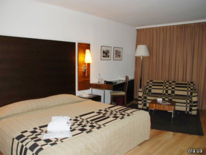 Crowne Plaza Tel Aviv  10037