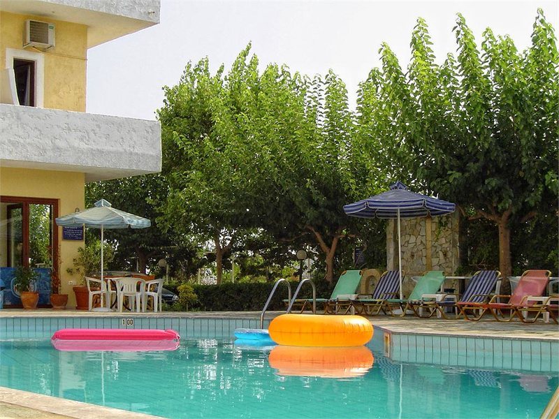 Dimitra Hotel & Apts 97524