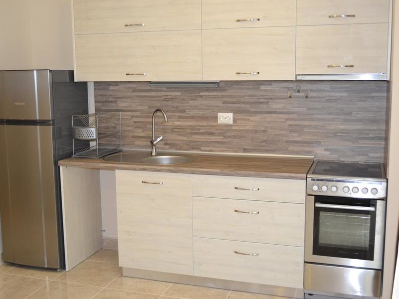 Esteban Apartcomplex 252711