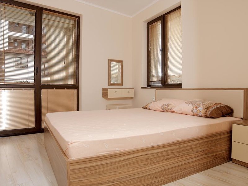 Esteban Apartcomplex 252716