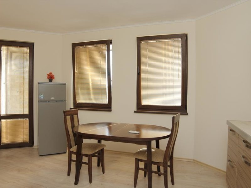 Esteban Apartcomplex 252734