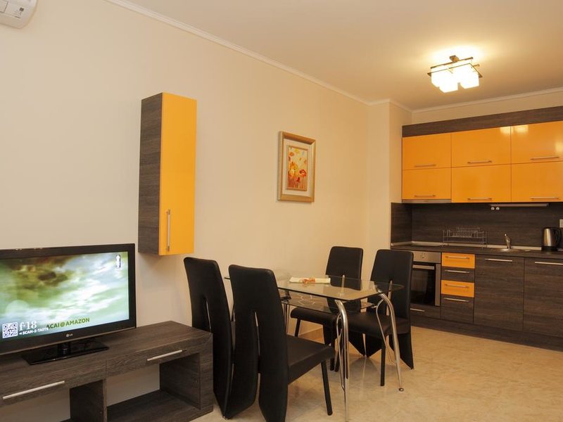 Esteban Apartcomplex 252739