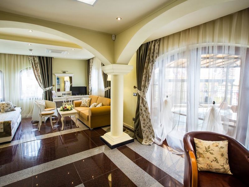 Helena VIP Villas 254735