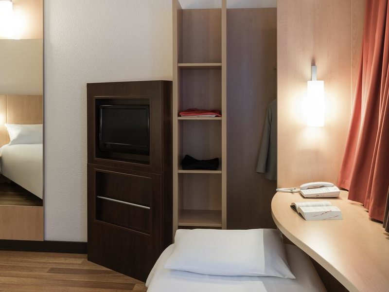 Ibis Sofia Airport Hotel 214414