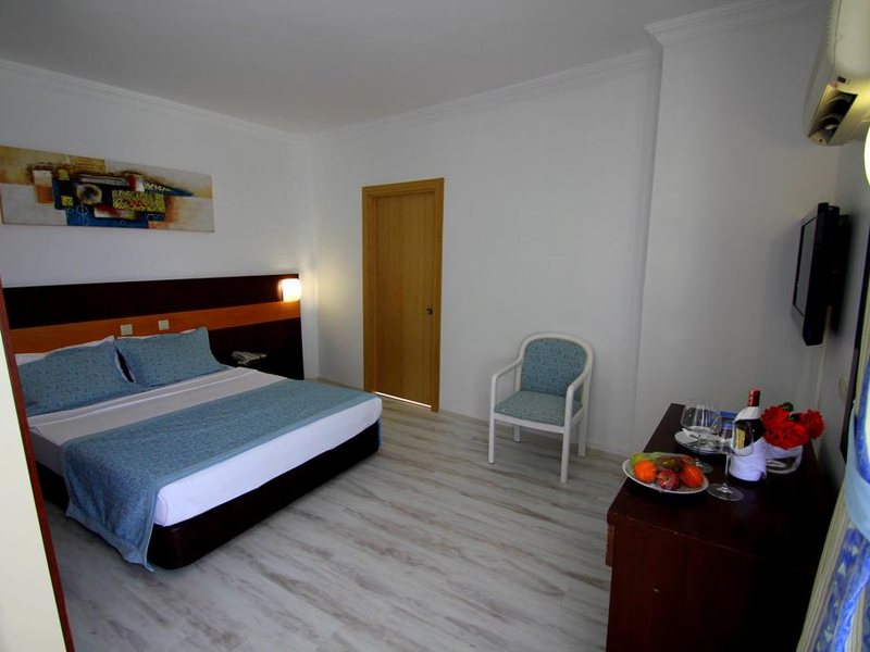 Marti Beach Hotel  180989