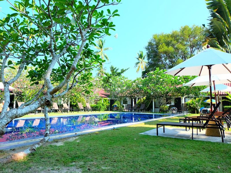 Nai yang beach resort. Отель Nai yang Beach Resort. Nai yang Beach Resort 4* (Nai yang). Наянг Бич Резорт Пхукет 4. Nai yang Beach Resort пляж.