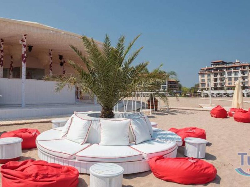 Oasis Beach Club 312328