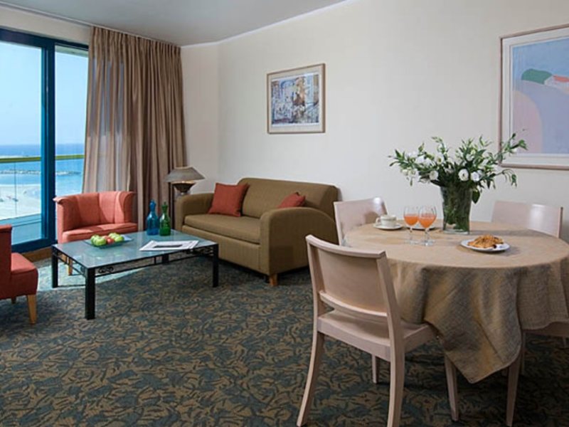 Okeanos Suites Hotel 15294