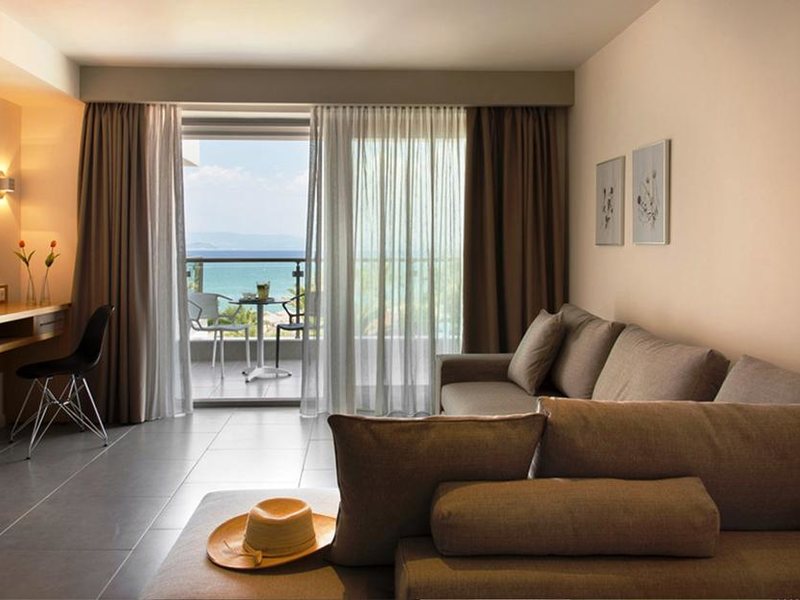 Ostria Sea Side Hotel 260983