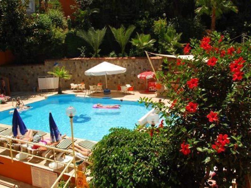 Risus park hotel