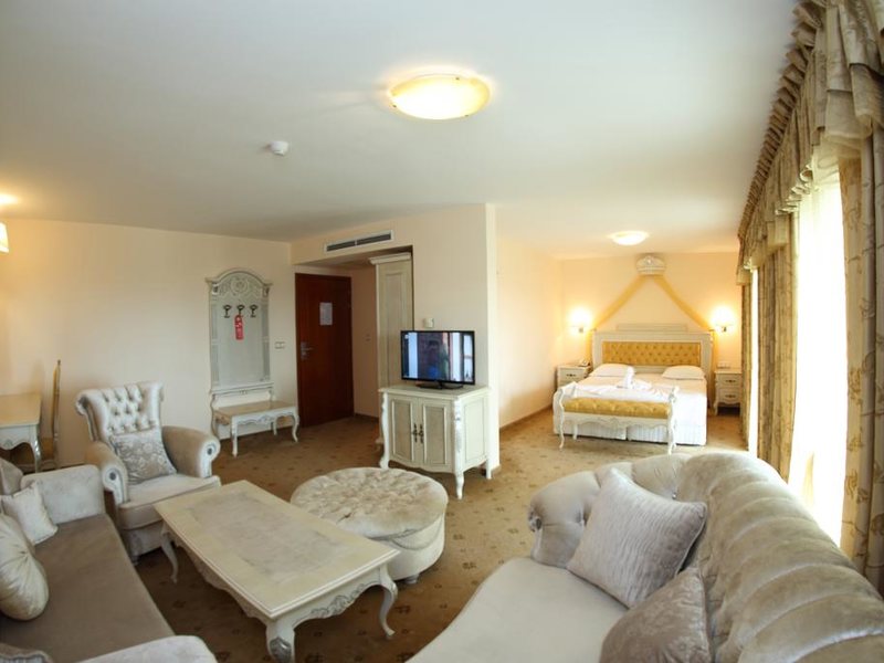 Pelican Hotel Duni 312840