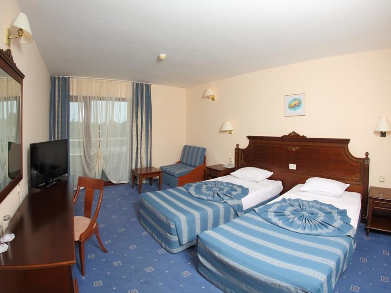 Pelican Hotel Duni 312844