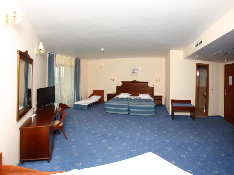 Pelican Hotel Duni 312846