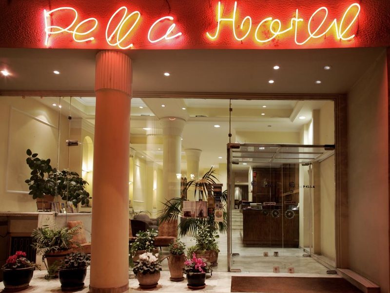 Pella Hotel 261197