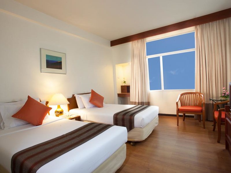 Phuket Merlin Hotel 236888