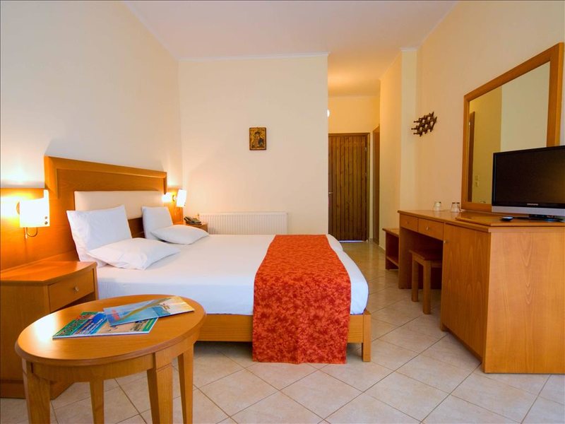 Porfi Beach Hotel 251590