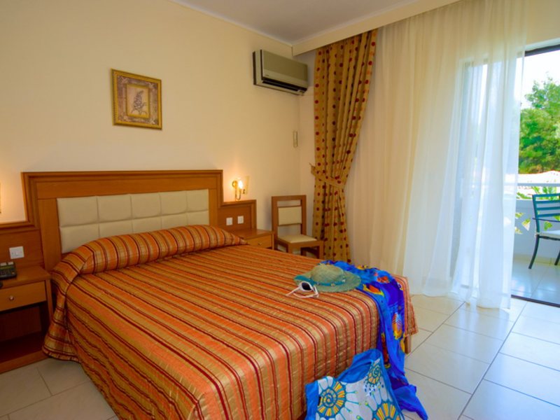 Porfi Beach Hotel 251598