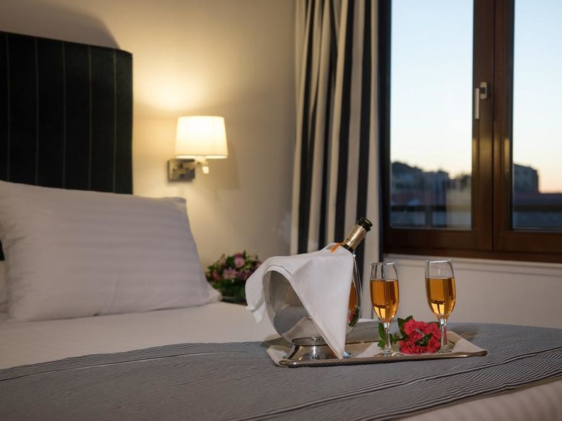 Porto Veneziano Hotel & Suites 255518