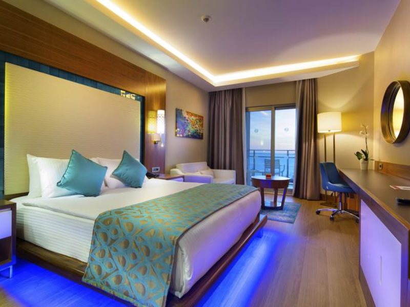 Ramada Hotel & Suite Kusadasi 277177