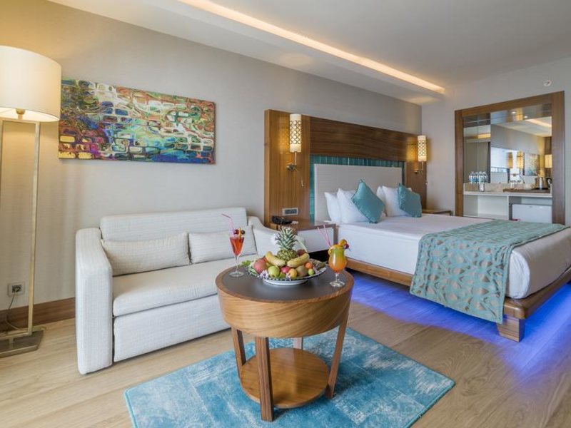 Ramada Hotel & Suite Kusadasi 277188