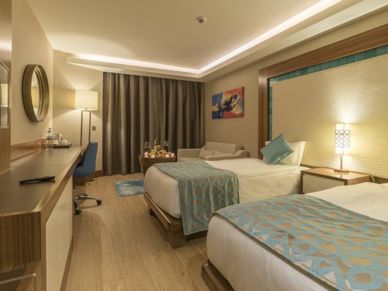 Ramada Hotel & Suite Kusadasi 277189