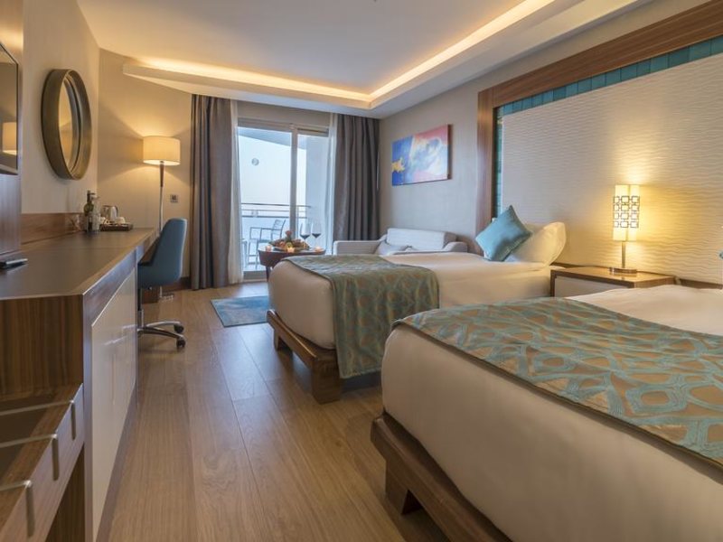 Ramada Hotel & Suite Kusadasi 277197