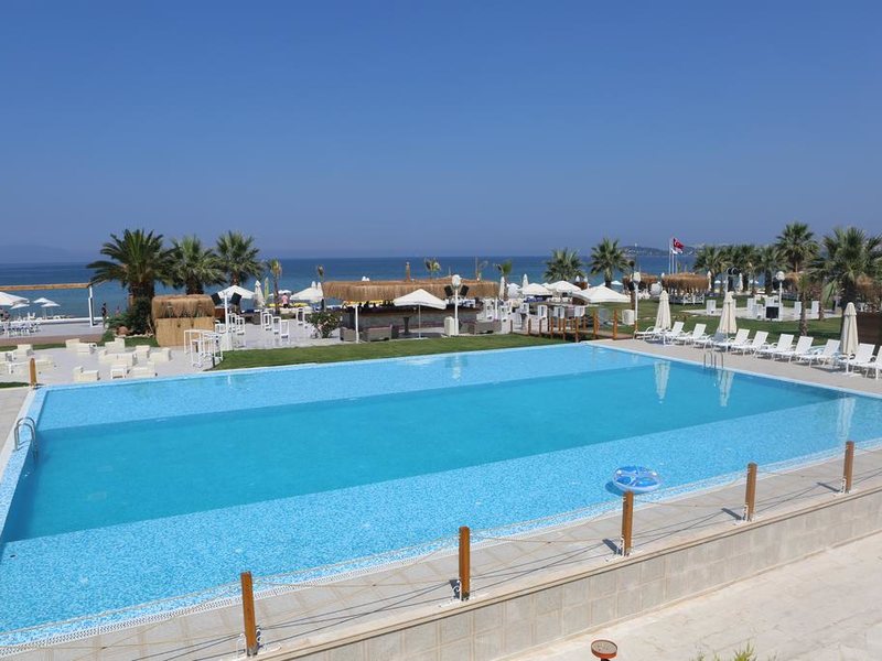 Risus Aqua Beach Resort Hotel  282184