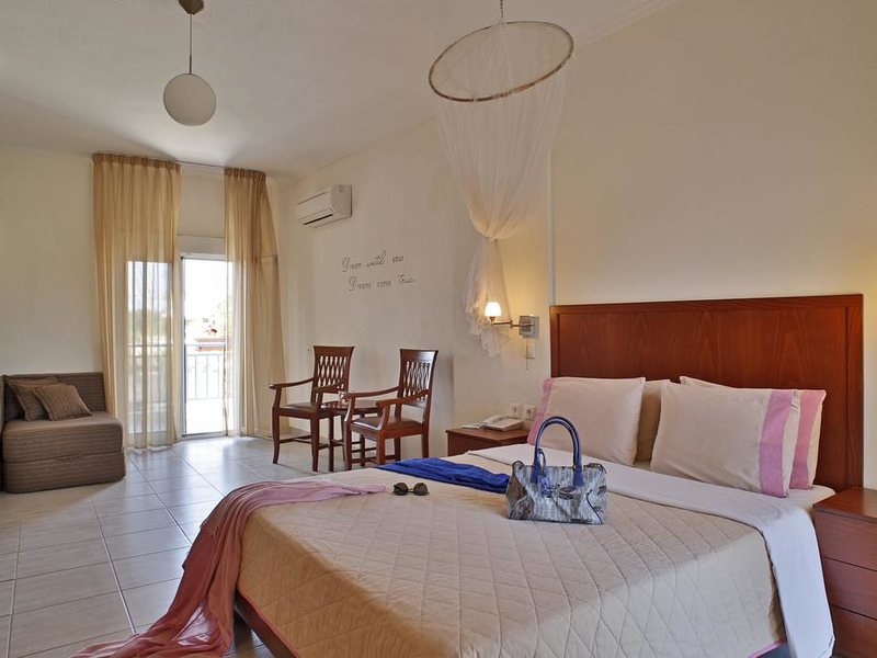 Stratos Hotel 285155