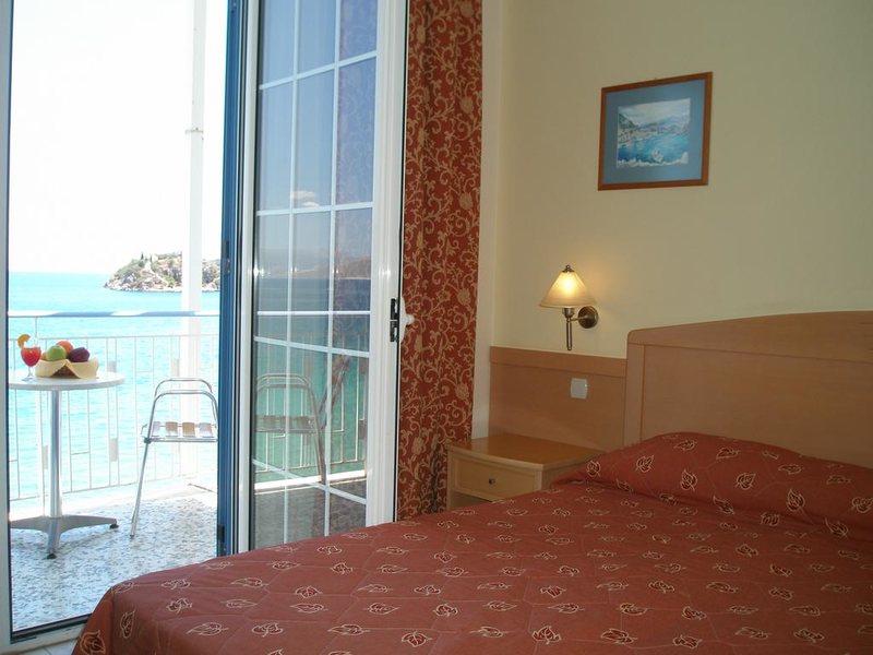 Tolo Hotel 220486