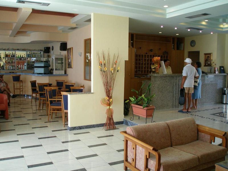 Tolo Hotel 220506