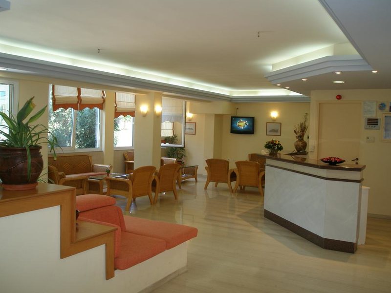 Tolo Hotel 220508