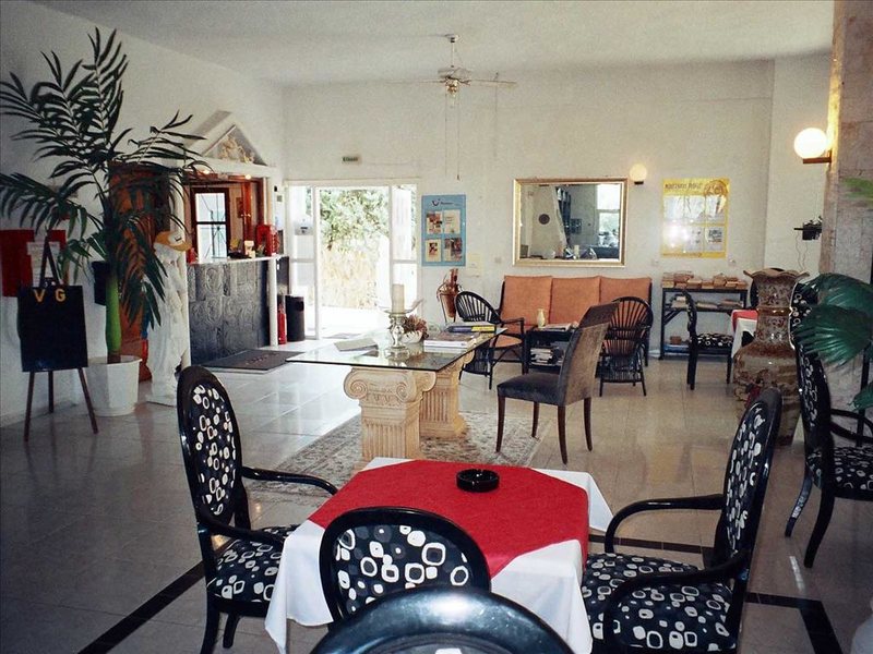 Villa George (Hotel Apartments) 262741