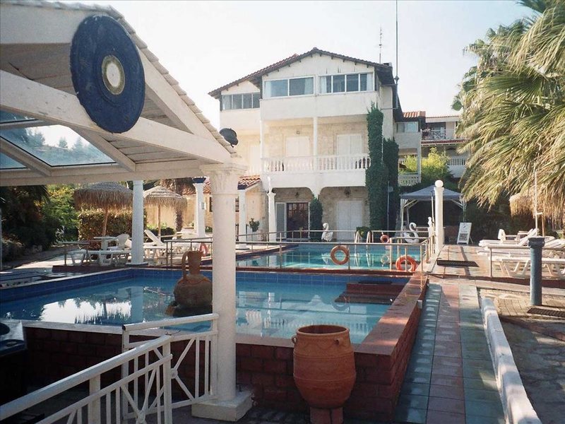 Villa George (Hotel Apartments) 262751