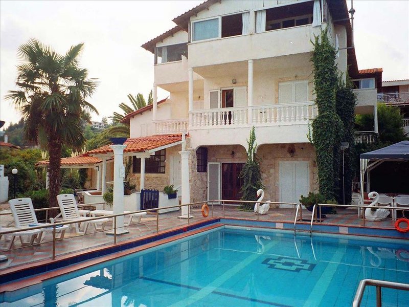 Villa George (Hotel Apartments) 262761