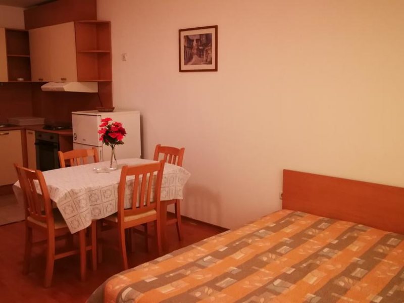 Yassen Apartaments  315037