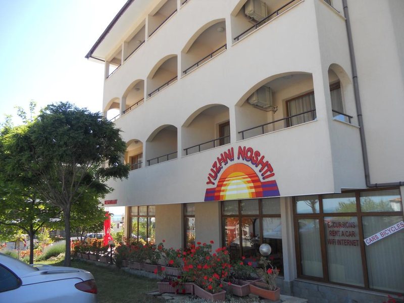 Yuzhni Noshti Hotel 315118