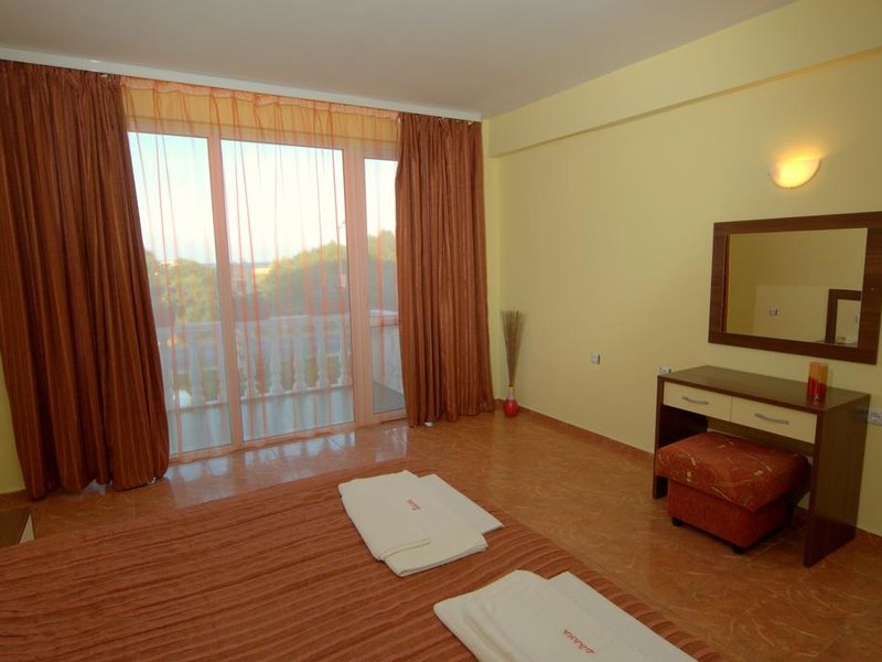 Zaara Hotel  318052