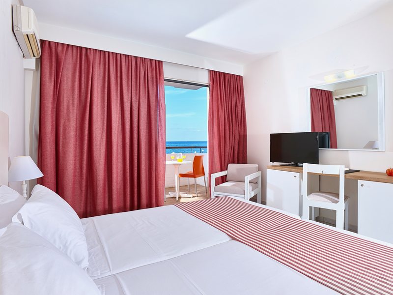 Zephyros Beach Boutique Hotel 102133